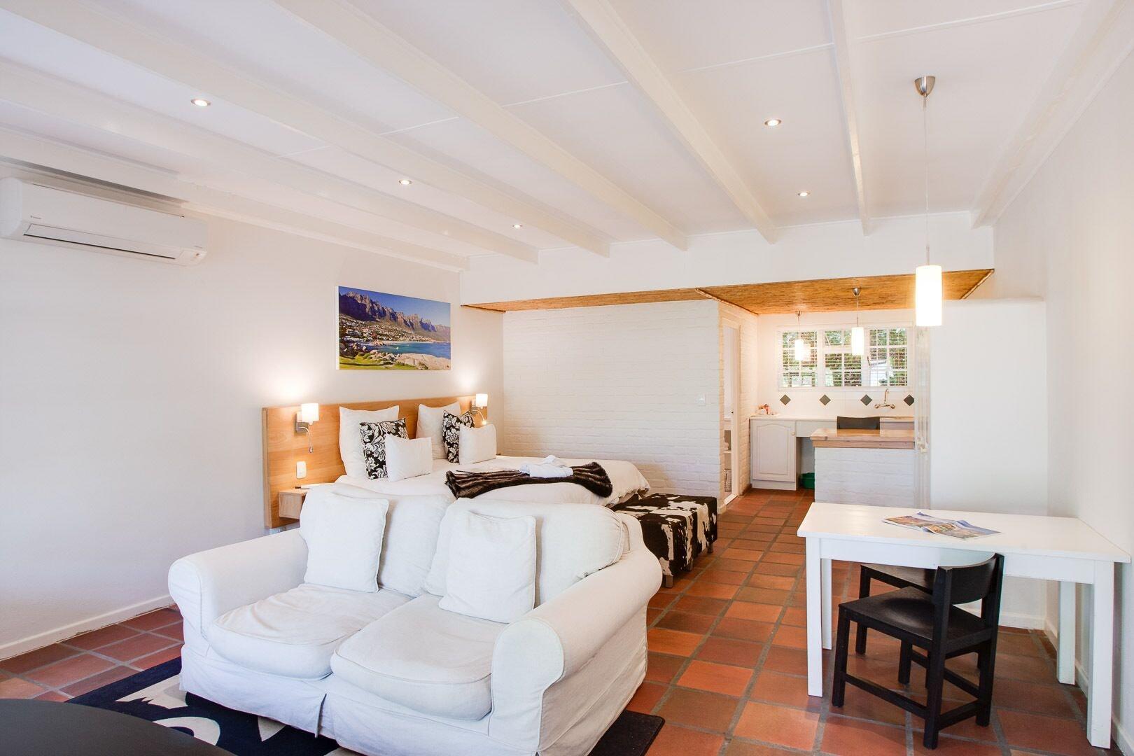Albourne Guesthouse Сомерсет-Уэст Экстерьер фото