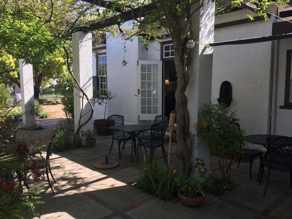 Albourne Guesthouse Сомерсет-Уэст Экстерьер фото