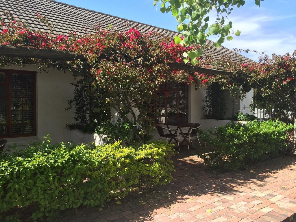 Albourne Guesthouse Сомерсет-Уэст Экстерьер фото