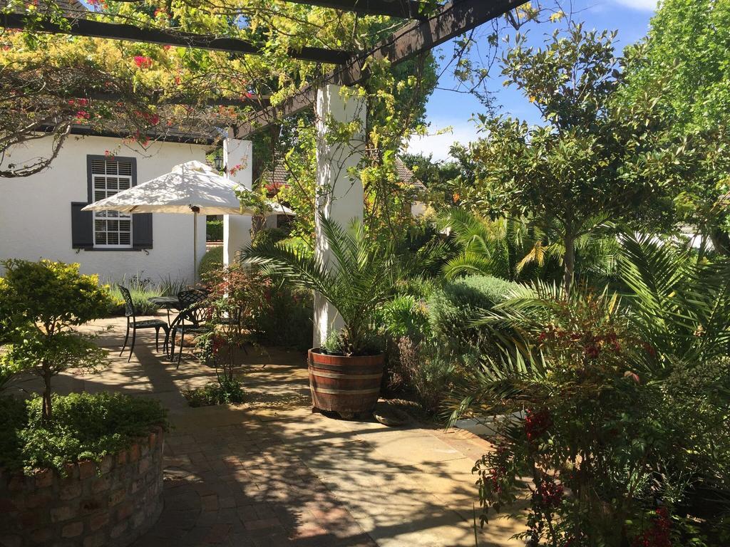 Albourne Guesthouse Сомерсет-Уэст Экстерьер фото