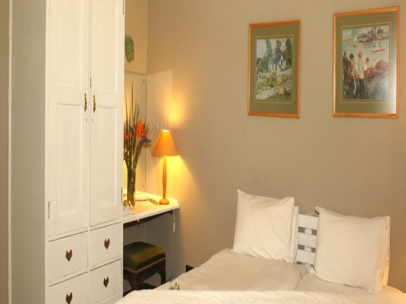 Albourne Guesthouse Сомерсет-Уэст Экстерьер фото