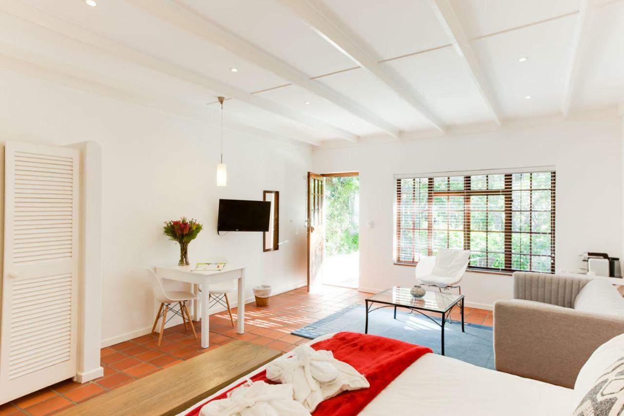 Albourne Guesthouse Сомерсет-Уэст Экстерьер фото